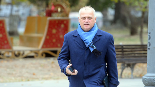 Весић: Ђилас отео део јавне гараже!